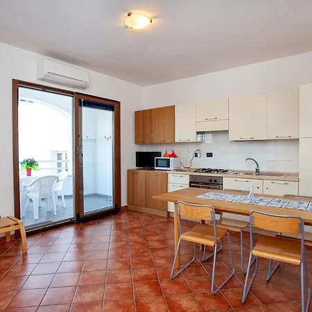 Le Residenze Blu Sardinia 아파트호텔 라 칼레타